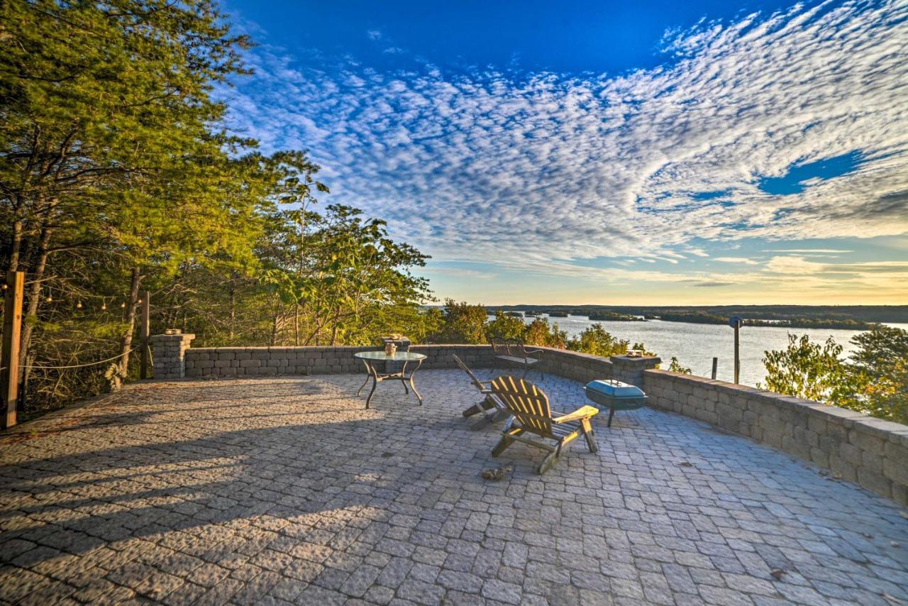 Villa Historic Cabin With Stunning Kentucky Lake View Waverly Exterior foto