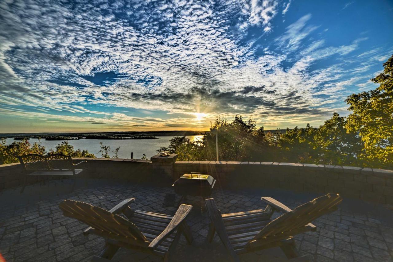 Villa Historic Cabin With Stunning Kentucky Lake View Waverly Exterior foto